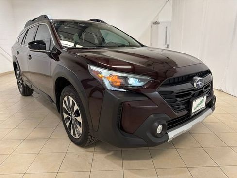 Used 2025 Subaru Outback Limited AWD/4WD image 8