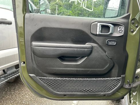 Used 2024 Jeep Wrangler Unlimited Rubicon 4xe AWD/4WD image 9
