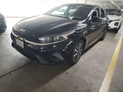 Certified 2023 Kia Forte LXS w/ LXS Technology Package FWD image 4