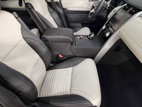 Used 2026 Land Rover Discovery Limited Edition AWD/4WD image 3