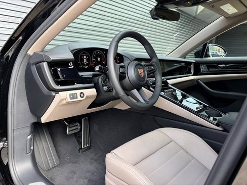 New 2026 Porsche Panamera 4 image 4
