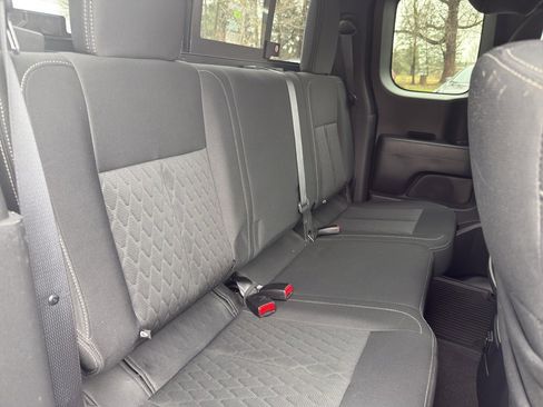 Used 2017 Nissan Titan SV image 28