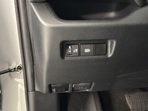 Used 2024 Toyota RAV4 XLE FWD image 35