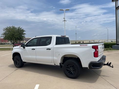 Used 2021 Chevrolet Silverado 1500 LT Trail Boss w/ Convenience Package II AWD/4WD image 4