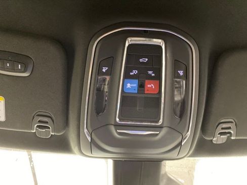 Used 2024 Jeep Wagoneer Series III AWD/4WD image 23