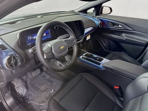 New 2026 Chevrolet Equinox EV LT image 4