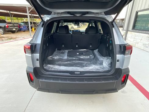 Used 2026 Subaru Outback Premium AWD/4WD image 29