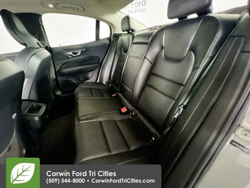Used 2024 Volvo S60 B5 Core FWD image 30