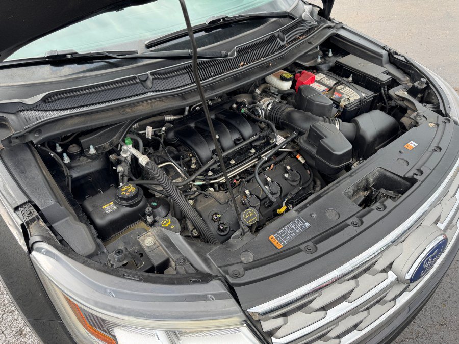 Used 2018 Ford Explorer XLT AWD/4WD image 25