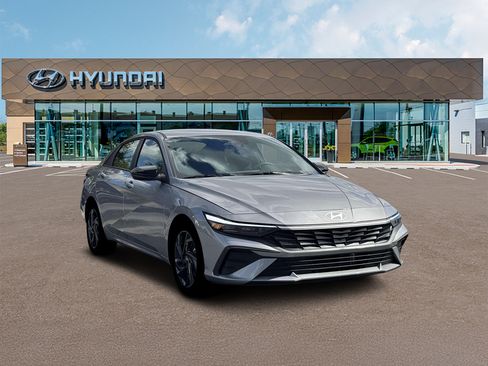 New 2026 Hyundai Elantra SEL FWD image 11