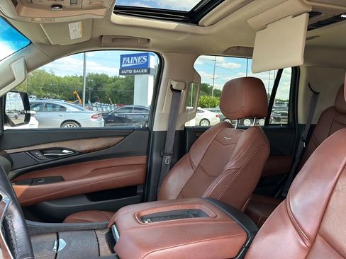 Used 2016 Cadillac Escalade Premium AWD/4WD image 92