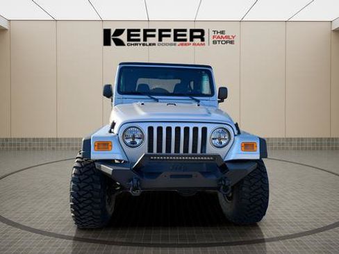 Used 2004 Jeep Wrangler 4WD image 8