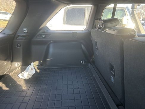 Used 2023 Jeep Grand Cherokee Altitude image 5