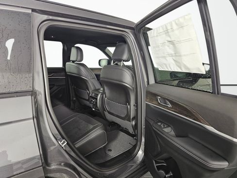 New 2026 Jeep Grand Cherokee Altitude AWD/4WD image 36