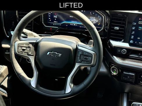 Used 2023 Chevrolet Silverado 1500 LT Trail Boss w/ LT Trail Boss Premium Package AWD/4WD image 13