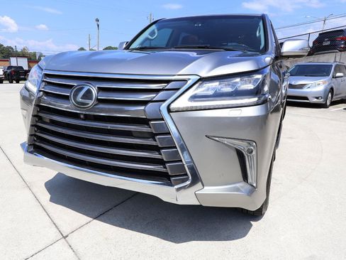 Used 2016 Lexus LX 570 4WD w/ Luxury Package image 33