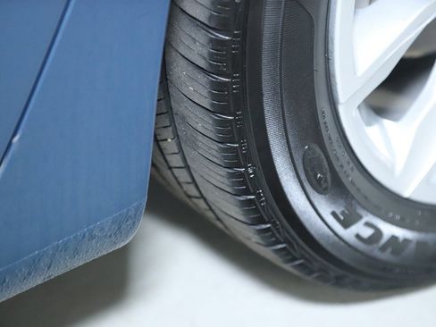 Used 2024 Chevrolet Malibu LT image 36