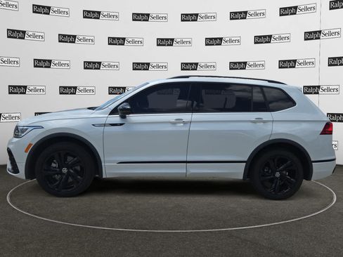 Used 2024 Volkswagen Tiguan SE R-Line w/ MDO Package, Three-Row FWD image 3
