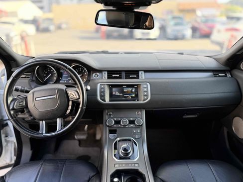 Used 2018 Land Rover Range Rover Evoque SE AWD/4WD image 25