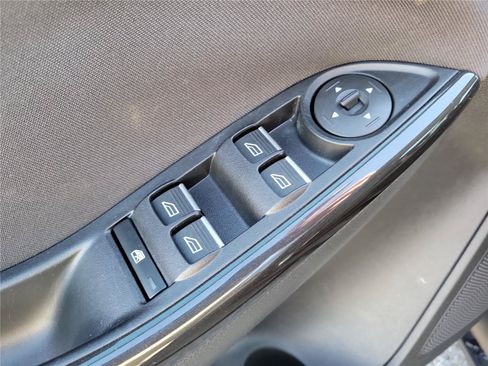 Used 2017 Ford Focus Titanium FWD image 21