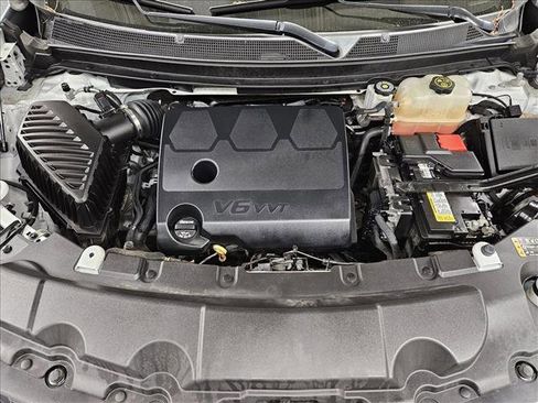 Used 2021 Chevrolet Traverse LT w/ LPO, Blackout Package image 26