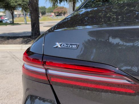 Used 2026 BMW 530i xDrive w/ Premium Package AWD/4WD image 12