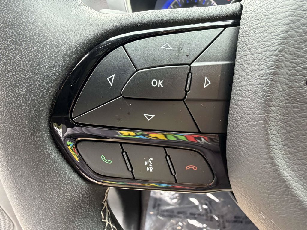 Used 2025 Chrysler Pacifica Limited FWD image 24