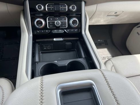 Used 2021 GMC Yukon Denali w/ Denali Premium Package AWD/4WD image 36