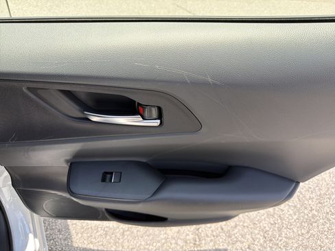 Used 2025 Toyota Prius XLE FWD image 27