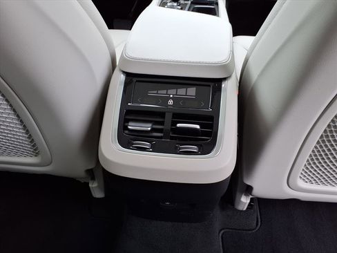 Certified 2024 Volvo XC90 B5 Core image 17