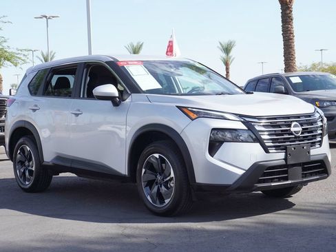 Certified 2025 Nissan Rogue SV AWD/4WD image 4