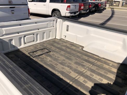 Used 2024 Jeep Gladiator Sport image 9