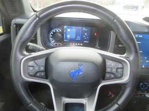Used 2022 Ford Bronco Outer Banks image 11