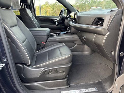 Used 2025 Chevrolet Tahoe Premier image 9