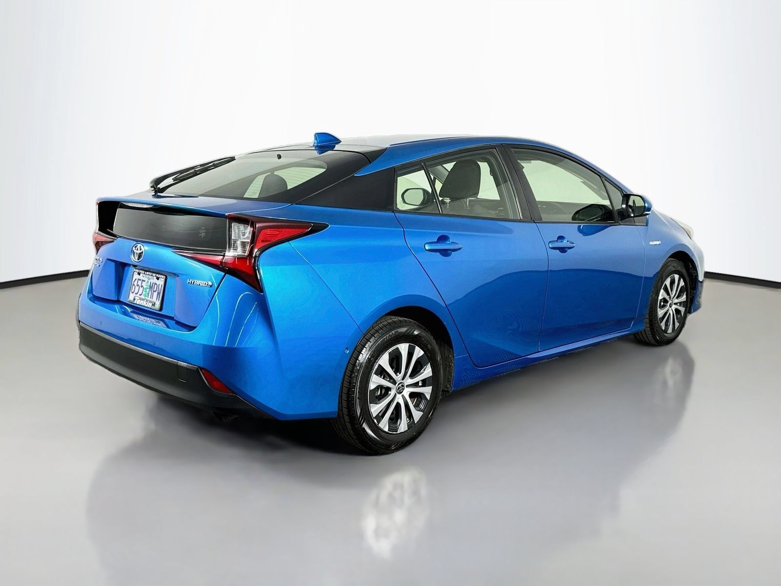 Used 2021 Toyota Prius LE AWD/4WD image 8