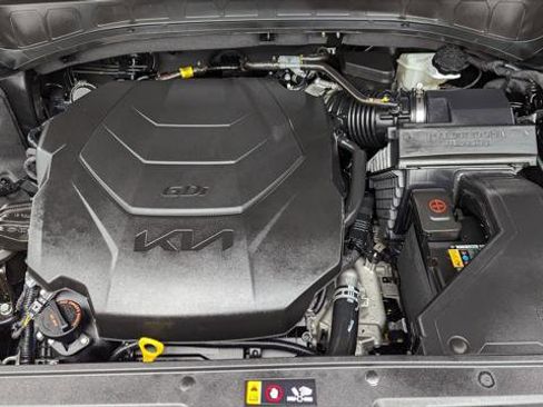 Used 2025 Kia Telluride S image 32