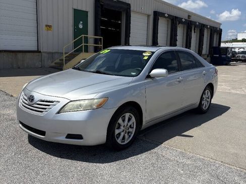 Used 2009 Toyota Camry LE FWD image 3