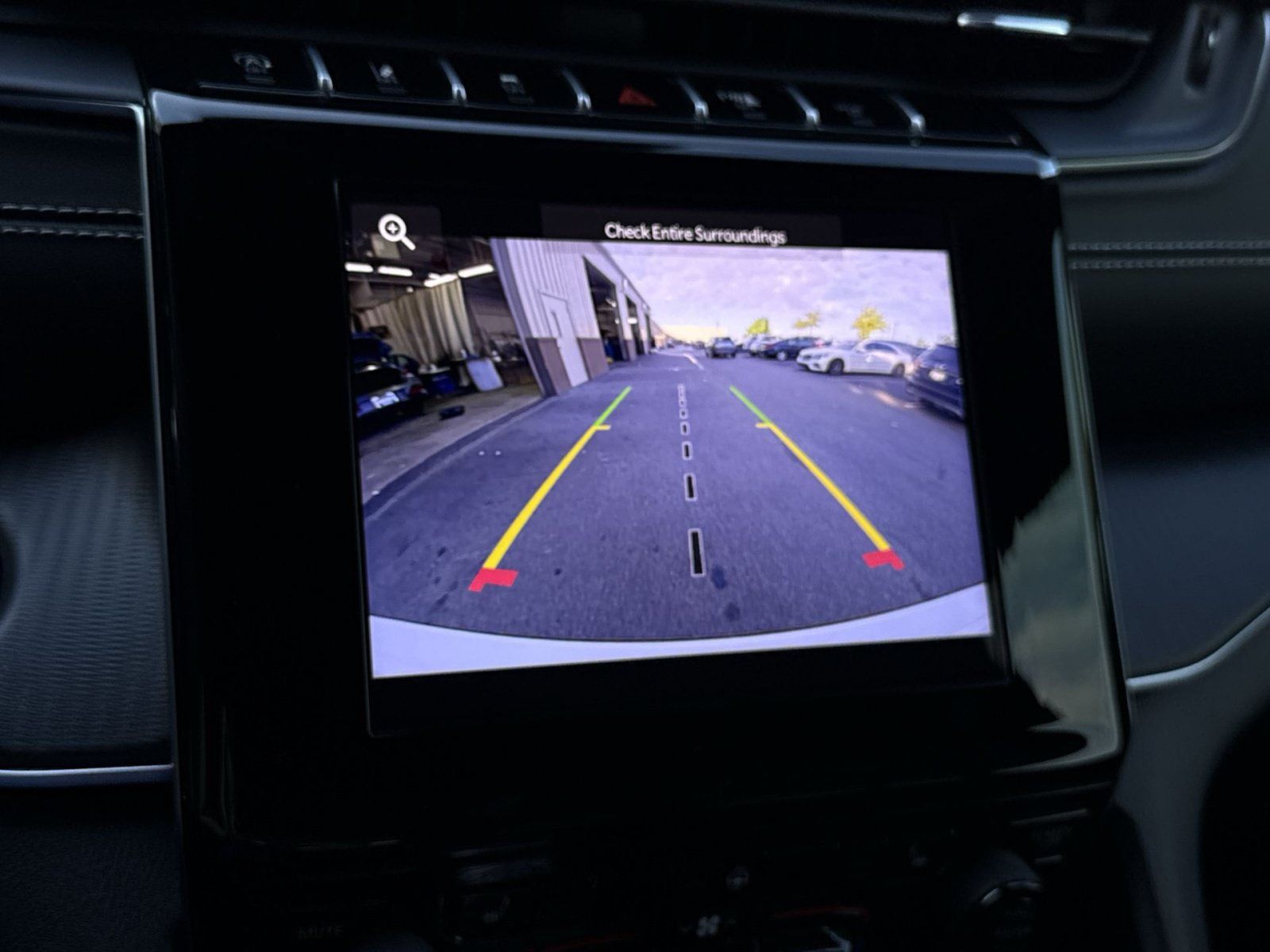Used 2024 Jeep Grand Cherokee Altitude AWD/4WD image 18