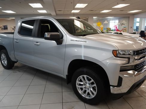 Used 2020 Chevrolet Silverado 1500 LT w/ All-Star Edition image 15