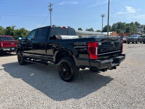 Used 2022 Ford F250 Lariat w/ Black Appearance Package AWD/4WD image 6