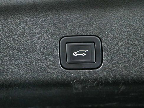 Used 2023 GMC Yukon SLT w/ SLT Premium Package AWD/4WD image 35