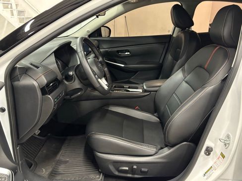 Used 2023 Nissan Sentra SR w/ SR Premium Package FWD image 16
