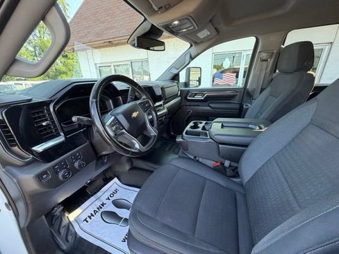 Used 2024 Chevrolet Silverado 3500 LT w/ Convenience Package AWD/4WD image 9