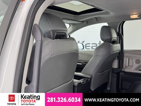 Certified 2024 Toyota Sienna XLE FWD image 18