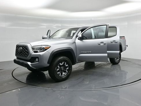 Used 2020 Toyota Tacoma TRD Off-Road image 25