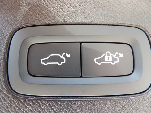 New 2026 Volvo XC90 T8 Ultra w/ Protection Package Premier image 27