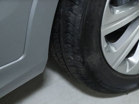 Used 2025 Buick Envista Avenir image 37