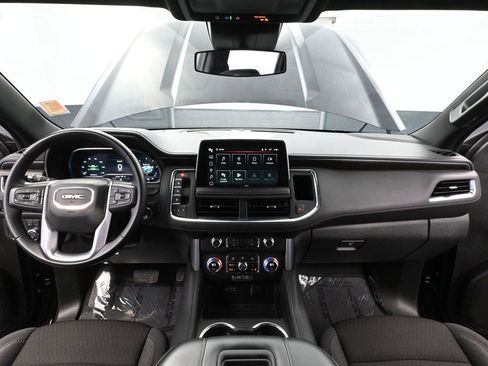Used 2024 GMC Yukon XL SLE image 24