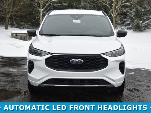 Used 2023 Ford Escape ST-Line image 2