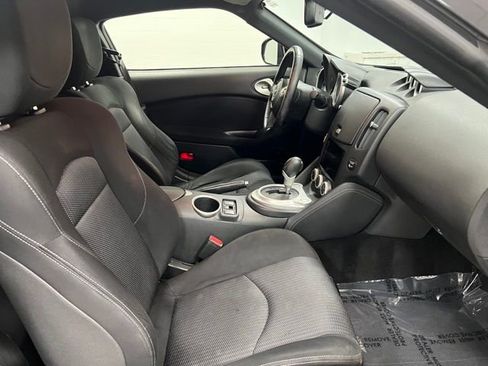 Used 2019 Nissan 370Z Coupe image 41